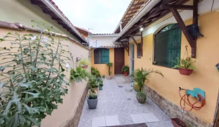Casa à venda em São Pedro da Aldeia, Estação, com 2 quartos, 300m²