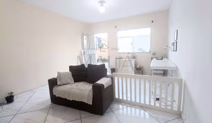 Casa à venda em Duque de Caxias, Saracuruna, com 2 quartos, com 65.45 m²