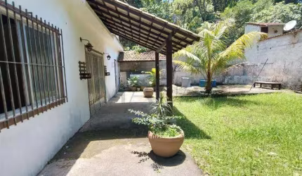 Casa à venda em Duque de Caxias, Jardim Primavera, com 3 suítes, com 150 m²