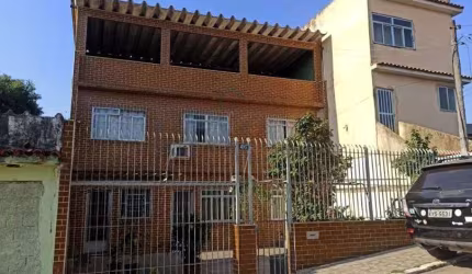 Casa à venda em Duque de Caxias, Parque Paulicéia, com 3 quartos, com 125 m²