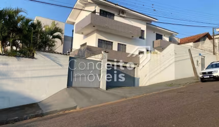 Residência de Alto Padrão com Piscina - Jardim América