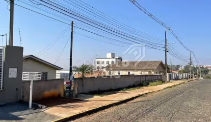 Terreno com 1.329,36 m² - Oficinas