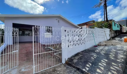 Residência com amplo Terreno - Contorno