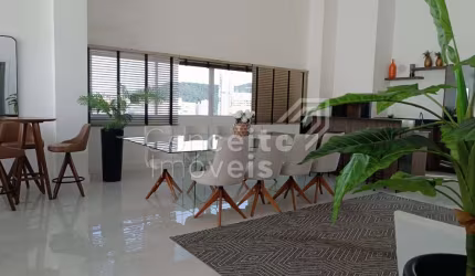 Apartamento  (3 dormitorios sendo 3 suites)