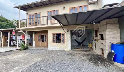 Propriedade com 2 casas independentes - Joinville/SC 450 m²