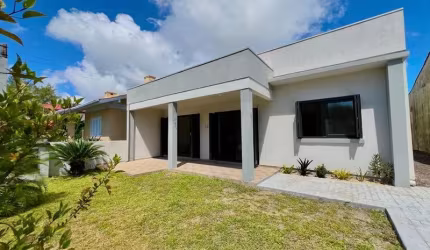 Você vai adorar está deslumbrante casa com 3 dormitórios, localizada perto do mar.