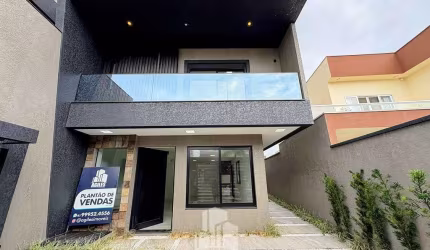 Triplex frente mar em Praia de leste