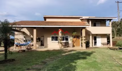Casa a venda no condomínio Serra dos Cristais em Cajamar - SP.