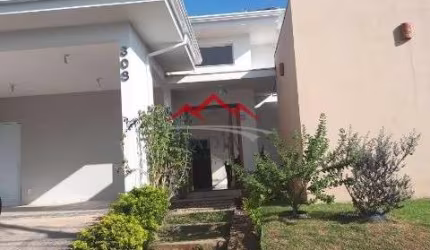 Casa a venda no condomínio Itatiba Country Clube.