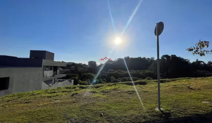 Terreno a venda no condomínio fechado Bosque Do Horto em Jundiaí.