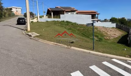 Terreno à venda em Jundiai no condomínio fechado Bosque do Horto.