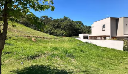 Terreno a venda no condomínio fechado Bosque Do Horto em Jundiaí.