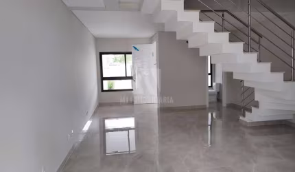 Casa em Condomínio 03 quartos voltado para rua - Anita Garibaldi Joinville