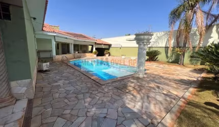 Casa com 3 dormitórios à venda, 280 m² por R$ 750.000 - Jardim Anhangüera - Ribeirão Preto/SP