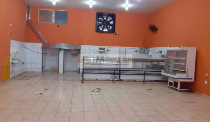 Casa  com Salão Comercial