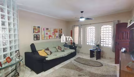 Casa térrea à venda, 220m²com 4 Quartos, Edícula, 3 vagas, por R$ 790.000 - Jardim Aurélia, Campinas SP