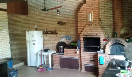 Chácara à venda 500m² com 3 suítes em Campinas no Recanto dos Dourados.