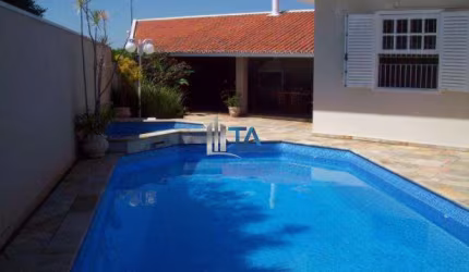 Casa à venda 281m² com 4 quartos 2 suítes no Parque São Quirino em Campinas.