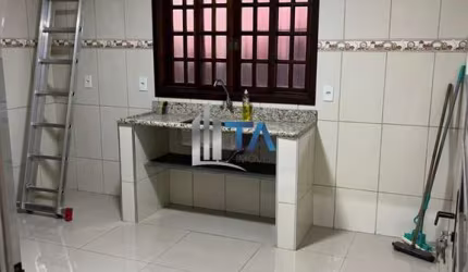Casa térrea À venda com 117m² - 3 quartos 1 suíte 4 vagas, por 475.000 na região do DIC IV (Conjunto Habitacional Lech Walesa) em Campinas