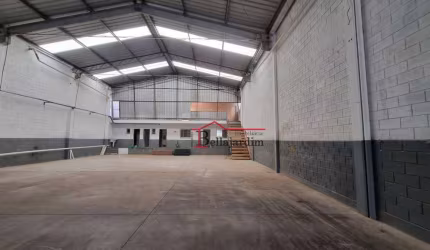 Galpão para alugar, 650m² - Bairro Vila Lucinda - Santo André/SP