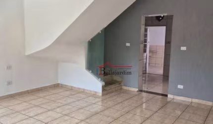 Sobrado com 2 dormitórios para alugar, 110m² - Bairro Jardim - Santo André/SP