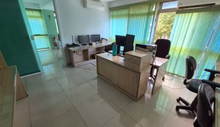 509 norte -  Sala com 113m2, dividida e mobiliada !!!