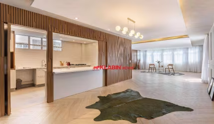JARDIM PAULISTA - ALTO PADRÃO EM LOCAL NOBRE - 260m² - 4 SUÍTES - REFORMADÍSSIMO - PRONTO PARA MORAR