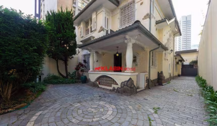** Excelente Sobrado com 4 Suítes e 6 Vagas de Garagem - Piscina - 400m² de Terreno e 228m² de Área Útil - Localização Privilegiada no Paraíso **