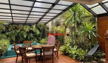 Casa de Condomínio com 5 Suítes - 7 banheiros - 9 Vagas - 590 m² - Alto Padrão de frente para o Parque Ibirapuera