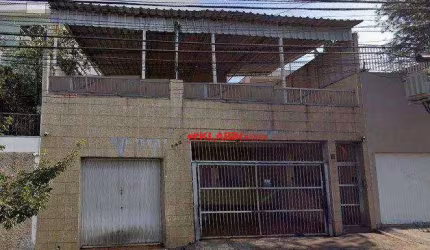 Sobrado de 2 Dormitórios + Edícula Completa e 3 Vagas de Garagem com 272m² em Ótima Localização no Jardim da Glória - Necessita de Modernização