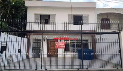Sobrado de 3 Dormitórios sendo 2 Suítes com 3 Vagas de Garagem em Rua Tranquila na Vila Mariana à Poucos Minutos da Estação Chácara Klabin