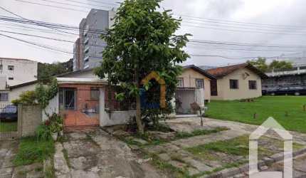 Terreno com 336m² no Santa Cândida