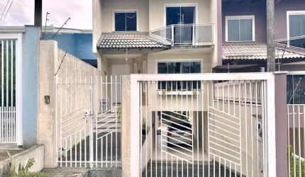 Sobrado com 200m² no bairro Santa  Cândida