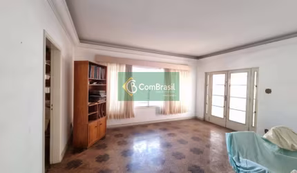 Casa térrea comercial para venda no Centro de Mogi das Cruzes - SP.