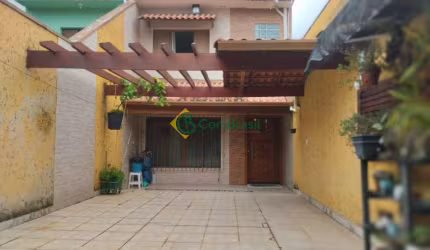 Sobrado à Venda - Cezar de Souza - Mogi das Cruzes