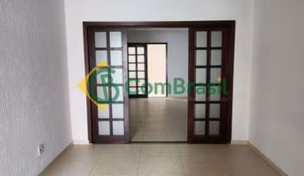 Casa térrea com 4 vagas de garagem, Jardim Universo, Mogi das Cruzes