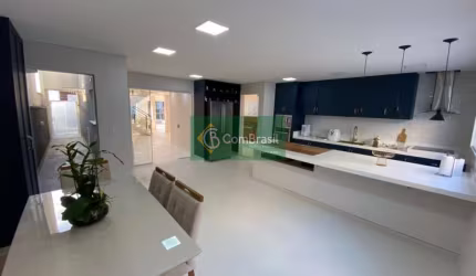 Sobrado á Venda Condomínio- Aruã, Parque Residencial Itapeti, Mogi das Cruzes-SP