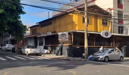 Casa Comercial para Locação em Salvador, Pituba, 4 dormitórios, 2 banheiros, 2 vagas