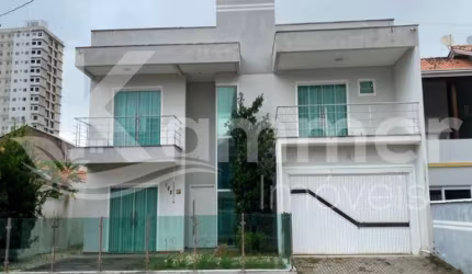 Casa com 5 dormitórios sendo uma suíte à venda em Barra Velha, Na praia do tabuleiro