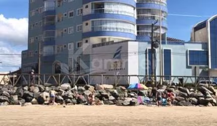 Apartamento frente mar com 3 suítes em Navegantes