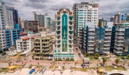 Apartamento frente mar a venda em Itapema com 3 suítes