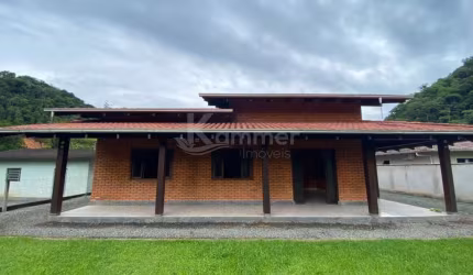 Casa a venda em Luiz Alves, 3 quartos sendo uma suíte
