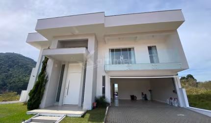 Casa a Venda em Luiz Alves com piscina