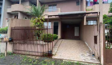 Sobrado com 3 dormitórios à venda, 122 m² por R$ 650.000,00 - Centro - Campo Largo/PR