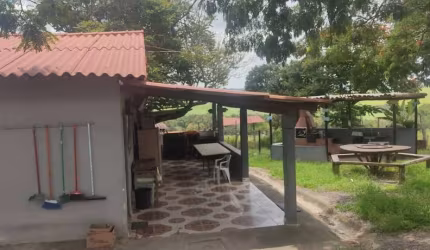 Chácara em Araçoiaba da Serra