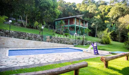 Vende-se Chácara linda, aconchegante e com muito verde *** Preço: R$1.050.000,00 em Mairiporã.