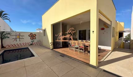 Casa de alto padrão com 3 suítes à venda - Condomínio Portal da Primavera