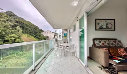 Apartamento à venda na Várzea, Teresópolis-RJ: 3 quartos, 3 suítes, 136m², 5 banheiros, 2 vagas de garagem. Aproveite!