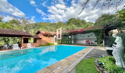 Magnífico Sítio à Venda em Teresópolis-RJ, Bairro Quebra Frascos: 7 Quartos, 1 Suíte, 2 Salas, 4 Banheiros, 6 Vagas, 7.587 m² de Área