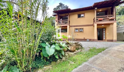 CASA À VENDA NA CIDADE DE TERESÓPOLIS RJ
